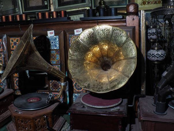 Kendall antique buyers. Updated 202